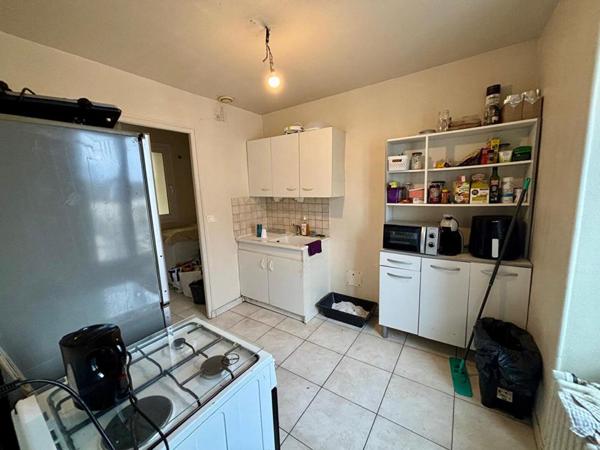 Immeuble Nevers 258 m2 -  hangar de 150 m² - Bonne rentabilité