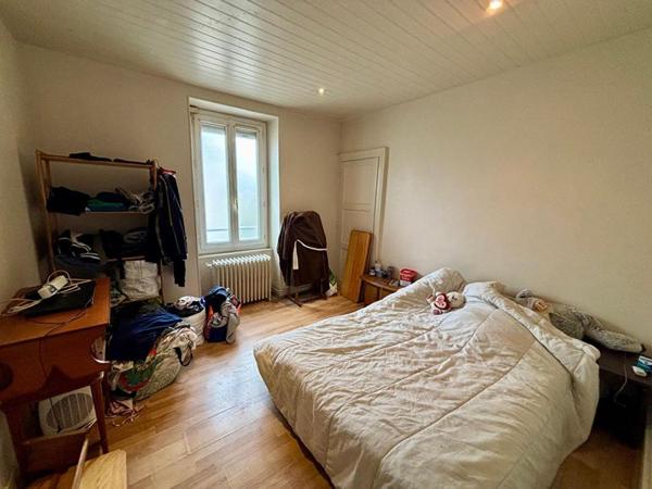 Immeuble Nevers 258 m2 -  hangar de 150 m² - Bonne rentabilité