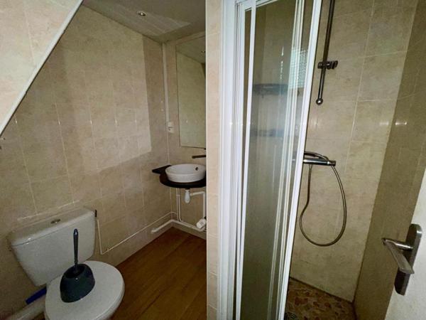 Immeuble Nevers 258 m2 -  hangar de 150 m² - Bonne rentabilité