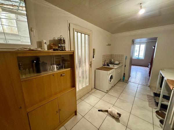 Immeuble Nevers 258 m2 -  hangar de 150 m² - Bonne rentabilité