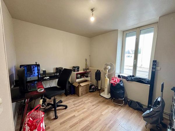 Immeuble Nevers 258 m2 -  hangar de 150 m² - Bonne rentabilité