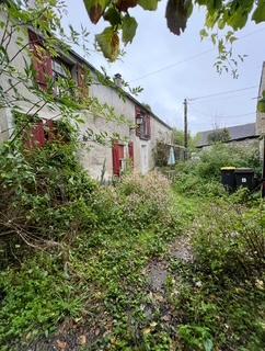 Rare sur le marché !! A seulement 10min en voiture de la gare de Longueville (Paris-Est 1h), situé dans un village calme et paisible avec école maternelle, je vous invite à découvrir cette maison individuelle de 130m2 en surface totale (soit 78m2 habitable). 
Ce bien est composée en rez-de-chaussée : d'une entrée sur un salon/séjour de 42m2 environ, une cuisine, dégagement, une buanderie, un wc, une cave, une pièce.
A l'étage : palier, une grande chambre de 24m2 environ et un grenier de 27m2 aménageable (chambre supplémentaire, salle de jeux, etc...)
Chauffage : Electrique (radiateur)
Menuiserie : PVC/DV
TF : 955€/an

En extérieur : abris de jardin, cour devant la maison, un terrain (en arrière plan) de 1170m2 !!!
A ne pas manquer !