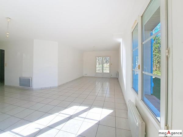 Maison à BOUGUENAIS, 44340 - 4 pièces 92m²