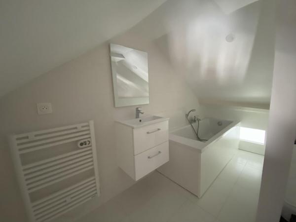 A LOUER : T2 à LILLE • Rue des Postes - Wazemmes • 860 € CC • Réf. G525-4