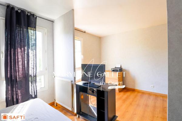 Proche gare, écoles,commodités et forêt domaniale...