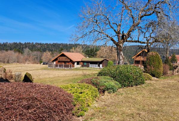 Ensemble de locations saisonnières murs et fonds