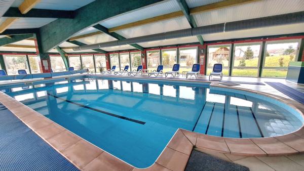 Ensemble de locations saisonnières murs et fonds