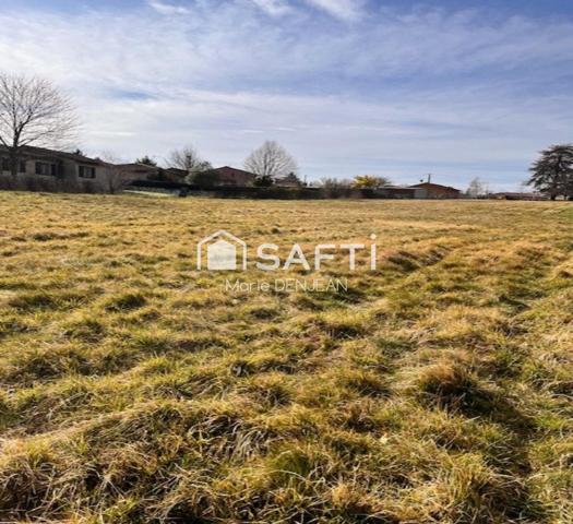 Terrain plat de 1456 m² environnement campagne.