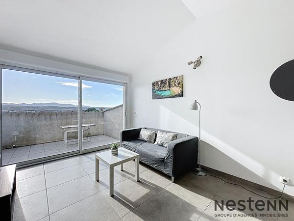 T3 lumineux avec terrasse et vue dégagée ! Dernier étage ! Centre Rousset