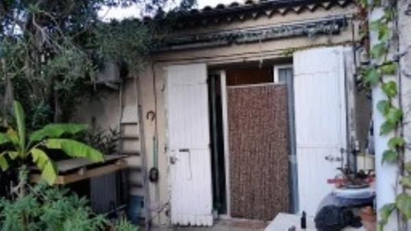 EXCLUSIVITE AVIGNON LE PONTET - MAISON COMPRENANT 3 APPARTEMENTS DONT UN DISPONIBLE DE 76 M² TERRAIN DE 620 M²