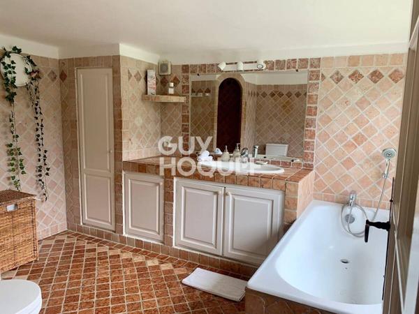 MAISON À VENDRE DE 7 PIÈCES DE 177,90 M²