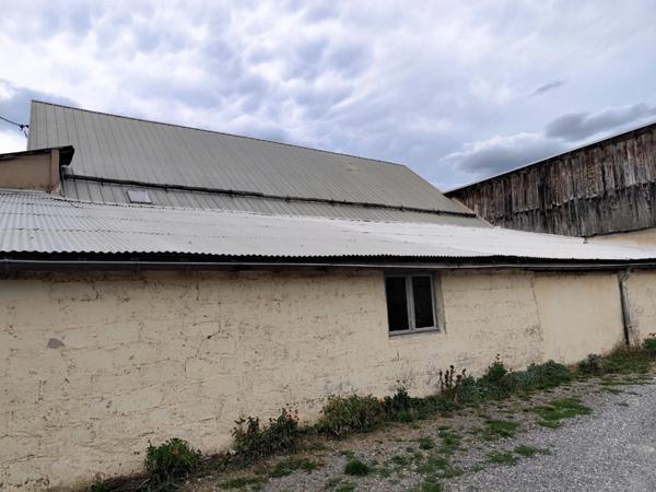 Exceptionnel à Embrun – Maison à rénover avec dépendances et fort potentiel