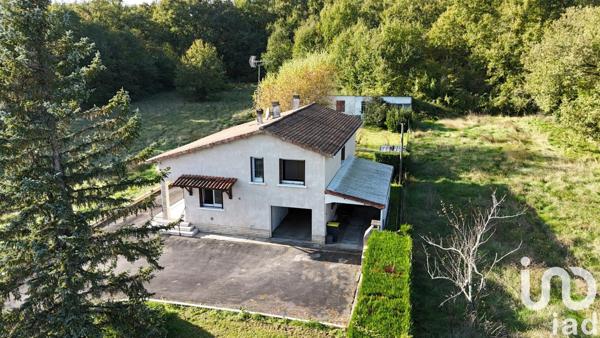 Maison 4 pièces de 93 m² à Roullet-Saint-Estèphe (16440)
