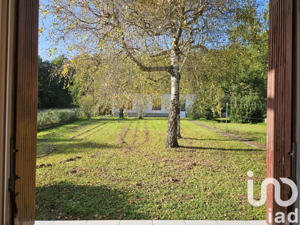 Maison 4 pièces de 93 m² à Roullet-Saint-Estèphe (16440)