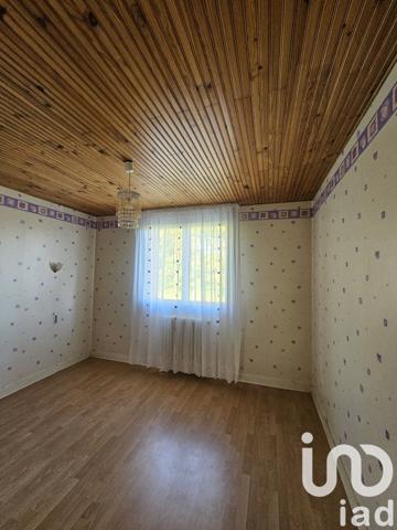 Maison 4 pièces de 93 m² à Roullet-Saint-Estèphe (16440)