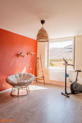 Maison 6 pièces - 3 chambres - GRAULHET