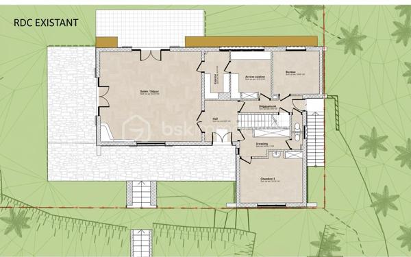 Offrez-vous le privilège d'une vue imprenable sur le Golf des Pins, face au trou n°14, dans cette élégante maison de style Hardelotoise au charme authentique.

Développant 235 m² habitables sur un terrain d'environ 1 600 m²(parcelle rose sur le plan de masse), cette propriété offre de magnifiques volumes avec 6 chambres et la possibilité d'une vie de plain-pied, idéale pour une résidence principale comme secondaire.

Parce que les plus beaux projets commencent sur de bonnes bases, d'importants travaux seront réalisés avant la vente :

Toiture entièrement refaite ;
Remplacement de l'ensemble des huisseries ;
Ouverture d'un mur afin de créer une vaste et lumineuse pièce de vie ;
Terrassement réalisé pour faciliter l'accès aux garages ;
Pompe à chaleur réversible neuve, alliant confort et performance énergétique.

Vous bénéficierez ainsi d'une maison techniquement remise à niveau, ne laissant place qu'à votre imagination pour concevoir un intérieur à votre goût, tout en préservant le caractère unique de cette demeure.

Son architecture typiquement Hardelotoise, ses volumes généreux, son environnement verdoyant et sa vue privilégiée sur le Golf des Pins font de cette propriété une opportunité rare sur le secteur.

Un cadre de vie exceptionnel où le charme de l'architecture rencontre la beauté du golf. Une maison unique, prête à accueillir votre projet de vie.

Découvrez les projections réalisées, illustrant le futur rendu extérieur de la propriété après les travaux prévus et également les plans intérieurs actuels et projetés.
Une aide précieuse pour vous projeter dans tout le potentiel de cette demeure d'exception. 

Contactez-moi pour plus d'informations et une visite pour vous présenter le projet.