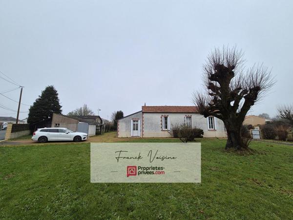 Maison de 77 m2 A VENDRE  aux Herbiers avec 2 chambres et 1 bureau sur une parcelle de 916 m2