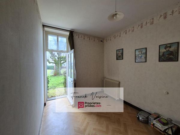 Maison de 77 m2 A VENDRE  aux Herbiers avec 2 chambres et 1 bureau sur une parcelle de 916 m2