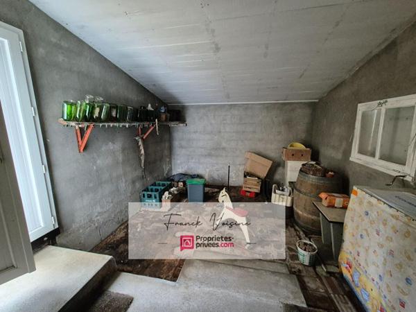 Maison de 77 m2 A VENDRE  aux Herbiers avec 2 chambres et 1 bureau sur une parcelle de 916 m2