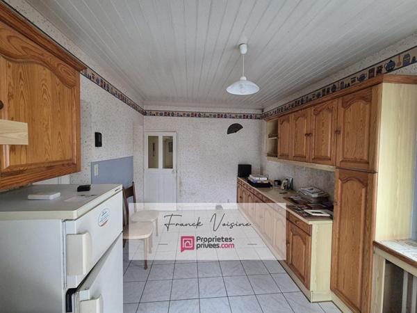 Maison de 77 m2 A VENDRE  aux Herbiers avec 2 chambres et 1 bureau sur une parcelle de 916 m2