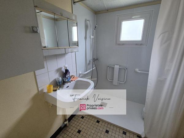 Maison de 77 m2 A VENDRE  aux Herbiers avec 2 chambres et 1 bureau sur une parcelle de 916 m2