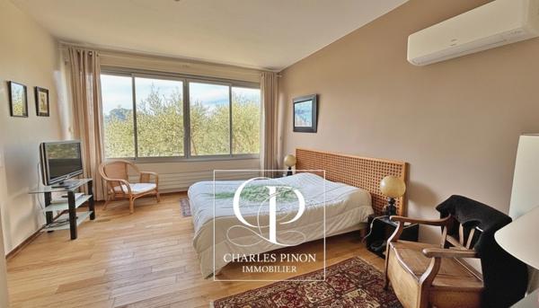 Villa à vendre 8 pièces ROGNES proche Aix-En-Provence (13)
