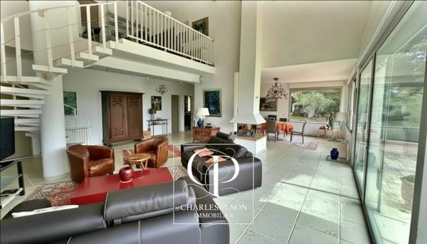 Villa à vendre 8 pièces ROGNES proche Aix-En-Provence (13)