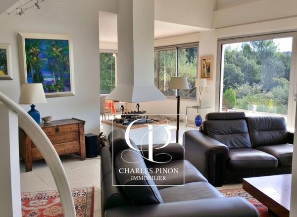 Villa à vendre 8 pièces ROGNES proche Aix-En-Provence (13)