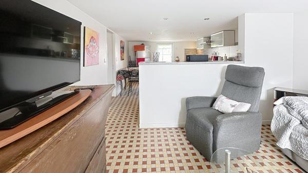 Maison individuelle de 115 m2 avec grand garage de 185 m2