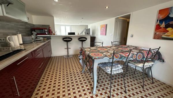 Maison individuelle de 115 m2 avec grand garage de 185 m2