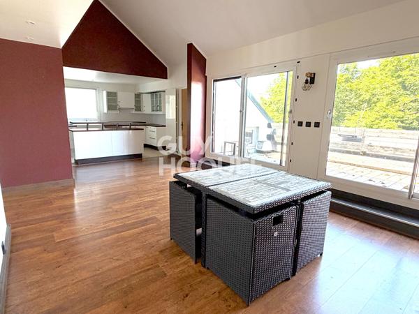 Appartement avec terrasses au Coudray Montceaux