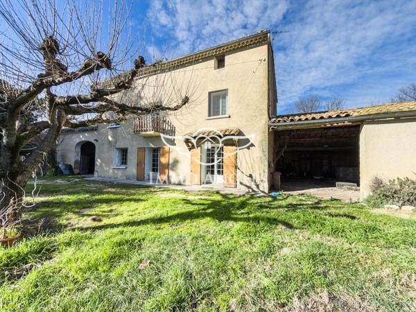 Mas à rénover 168 m2 sur 690 m2 de terrrain, en campagne.