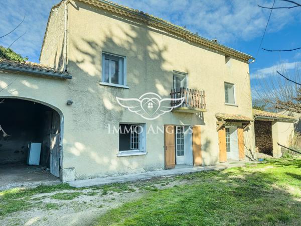 Mas à rénover 168 m2 sur 690 m2 de terrrain, en campagne.