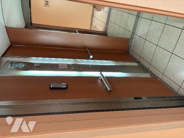 A VENDRE ROUEN PASTEUR, prox. église de la Madeleine et Préfecture, dans résidence sécurisée.