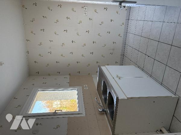 A VENDRE ROUEN PASTEUR, prox. église de la Madeleine et Préfecture, dans résidence sécurisée.