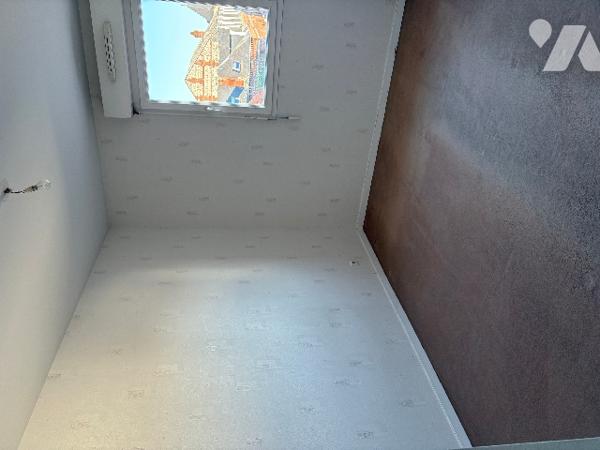 A VENDRE ROUEN PASTEUR, prox. église de la Madeleine et Préfecture, dans résidence sécurisée.