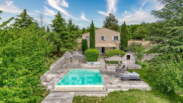 Domaine rénové de plus de 260m2 – 20 ha – Vue exceptionnelle – Montagne de Lure