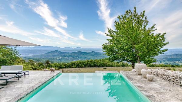 Domaine rénové de plus de 260m2 – 20 ha – Vue exceptionnelle – Montagne de Lure