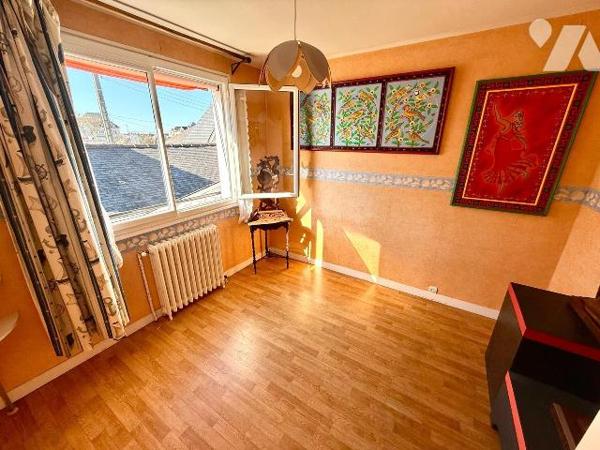  Maison avec fort potentiel à Dinard - proche plage et commodités

Idéalement située dans l'u...