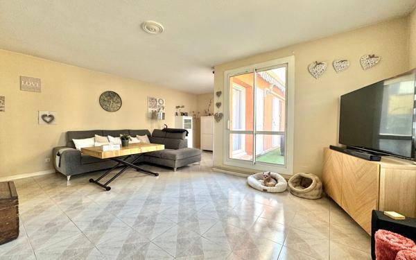 Appartement à vendre    4 pièces • 83,41 m2 Marseille 9