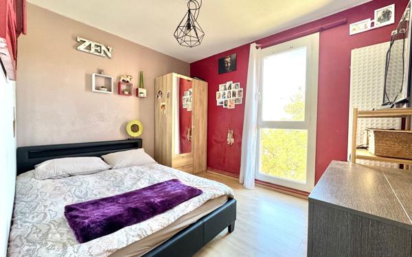 Appartement à vendre    4 pièces • 83,41 m2 Marseille 9