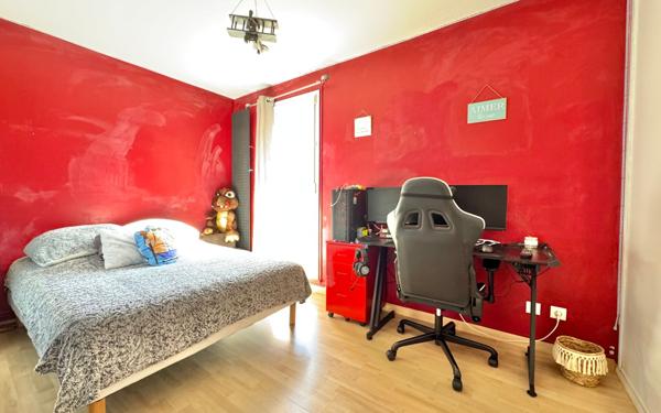 Appartement à vendre    4 pièces • 83,41 m2 Marseille 9