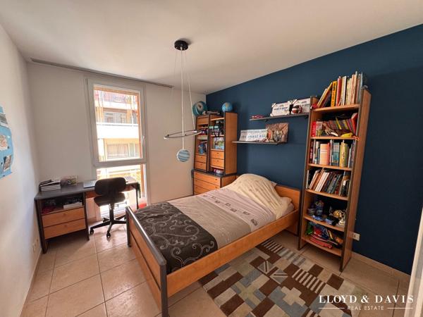 Appartement T4 avec terrasse au calme