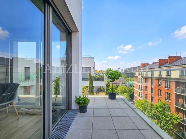 Appartement
         4 pièces
        - 90 m² Exclusivité 570 000 € *