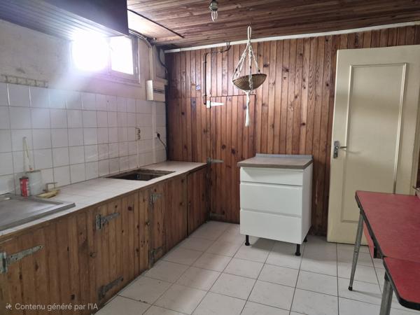 NAINTRÉ – Ensemble immobilier avec deux maisons, dépendances et accès au Clain