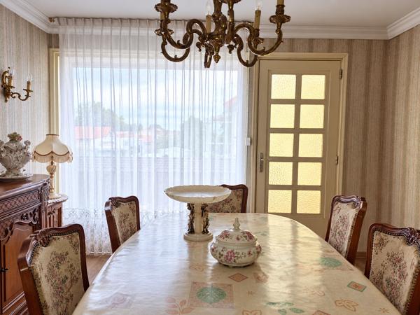 NAINTRÉ – Ensemble immobilier avec deux maisons, dépendances et accès au Clain