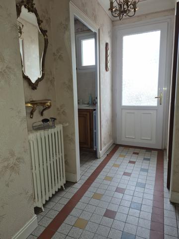 NAINTRÉ – Ensemble immobilier avec deux maisons, dépendances et accès au Clain