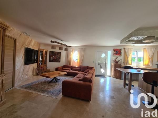 House for sale 4 rooms 134 m² Saint-Nexans