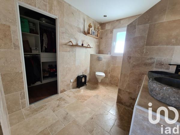 House for sale 4 rooms 134 m² Saint-Nexans